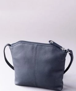 Lakeland Leather Small Threlkeld Leather Cross-Body Bag Black 11 Lakeland Leather Small Threlkeld Leather Cross-Body Bag Black -Lakeland Leather Sales unnamed file 10