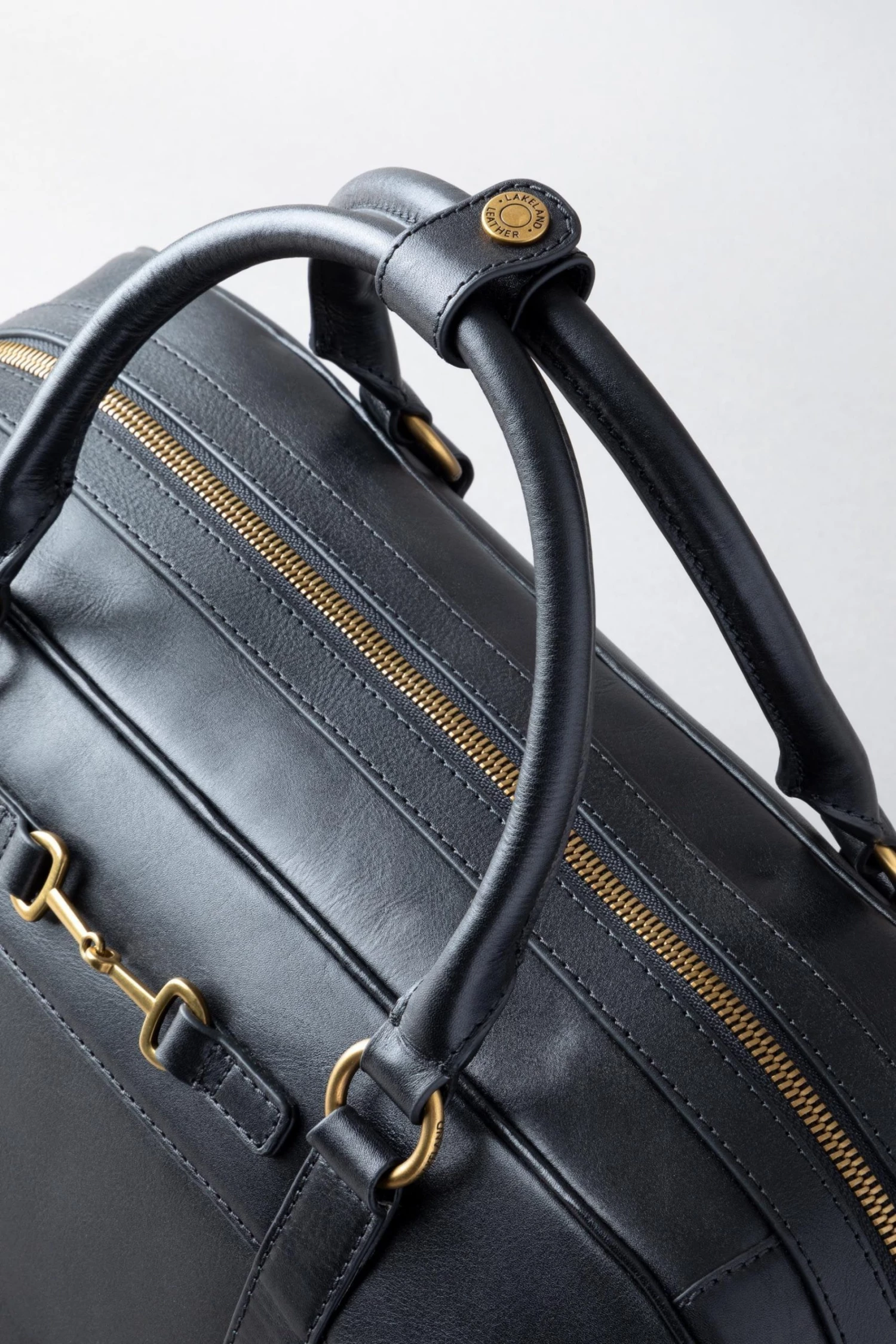 Lakeland Leather Heritage Leather Overnight Bag Black 7 Lakeland Leather Heritage Leather Overnight Bag Black - Image 5