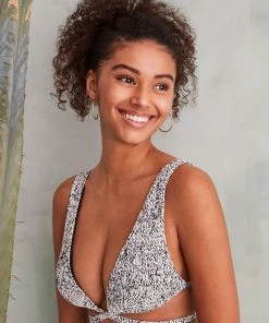 Women'secret Grey Printed Halterneck Bikini Top 9 Women'secret Grey Printed Halterneck Bikini Top -Lakeland Leather Sales unnamed file 1116 scaled