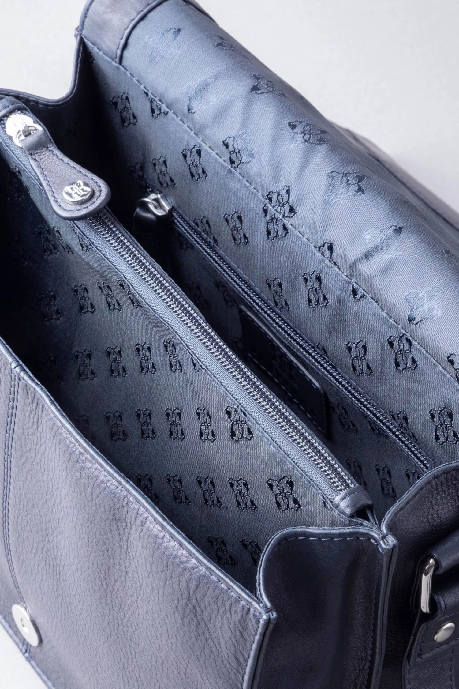 Lakeland Leather Ennerdale Leather Handbag Black 7 Lakeland Leather Ennerdale Leather Handbag Black - Image 5