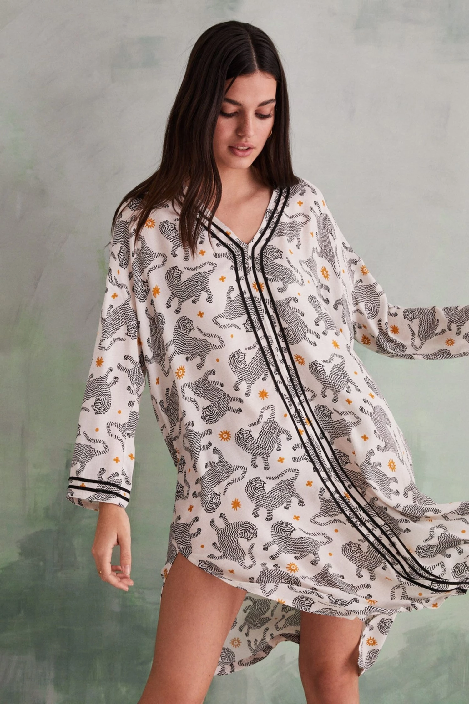 Women'secret White Long Tiger Tunic 5 Women'secret White Long Tiger Tunic - Image 3