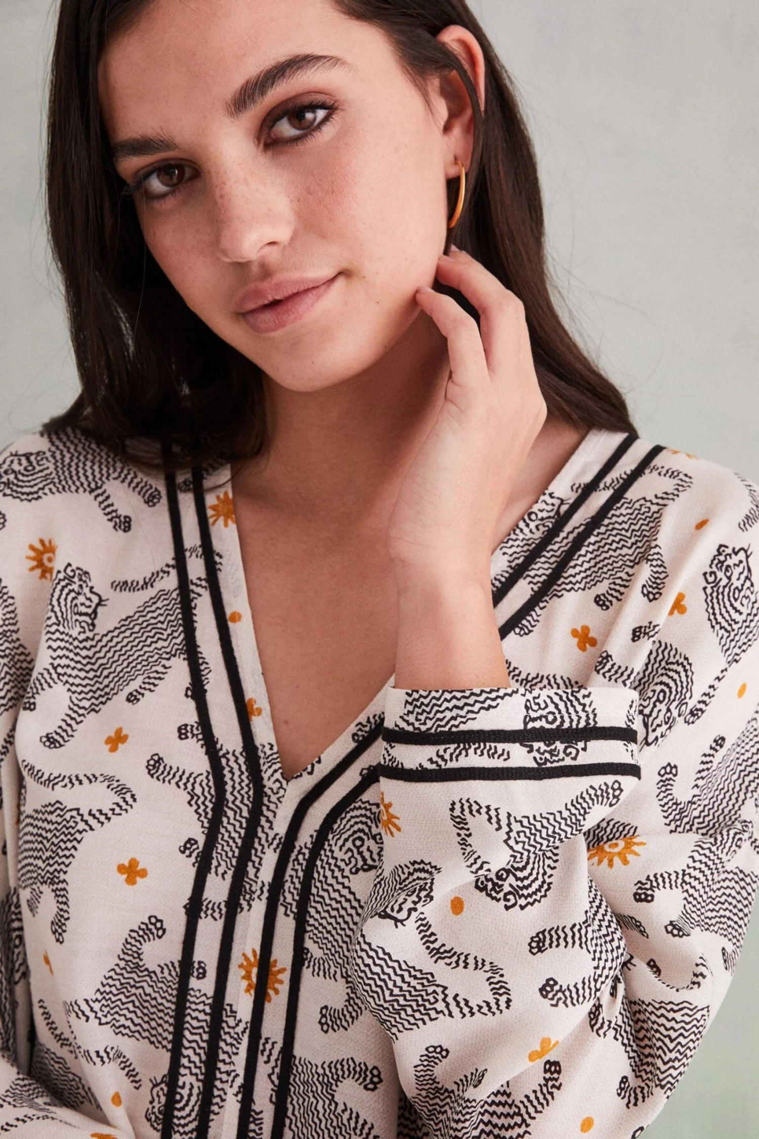 Women'secret White Long Tiger Tunic 6 Women'secret White Long Tiger Tunic - Image 4