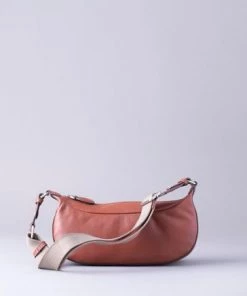 Lakeland Leather Fairfield Sling Bag Black 15 Lakeland Leather Fairfield Sling Bag Black -Lakeland Leather Sales unnamed file 188