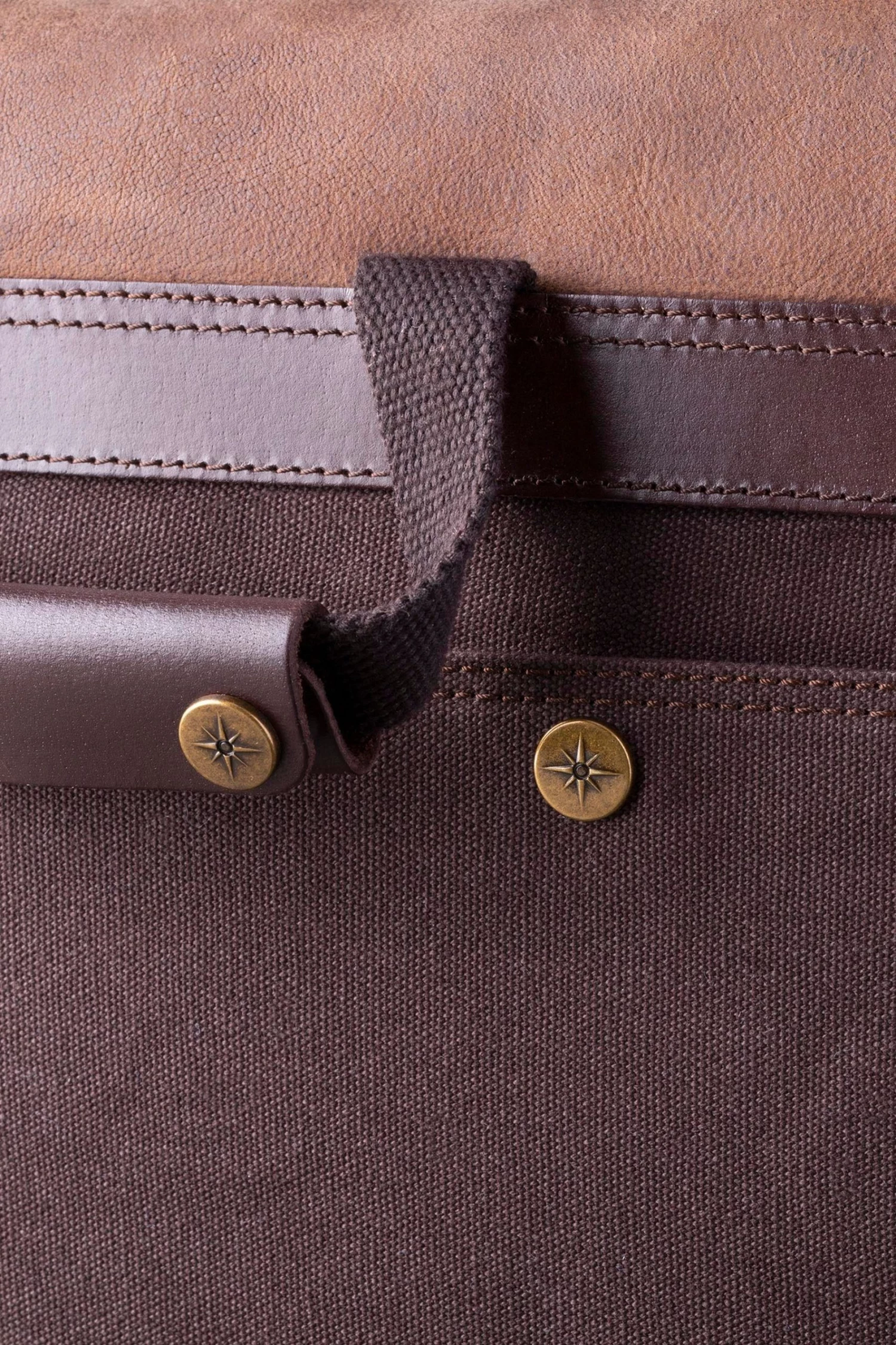 Lakeland Leather Brown Hawksdale Leather Messenger Bag 7 Lakeland Leather Brown Hawksdale Leather Messenger Bag - Image 5