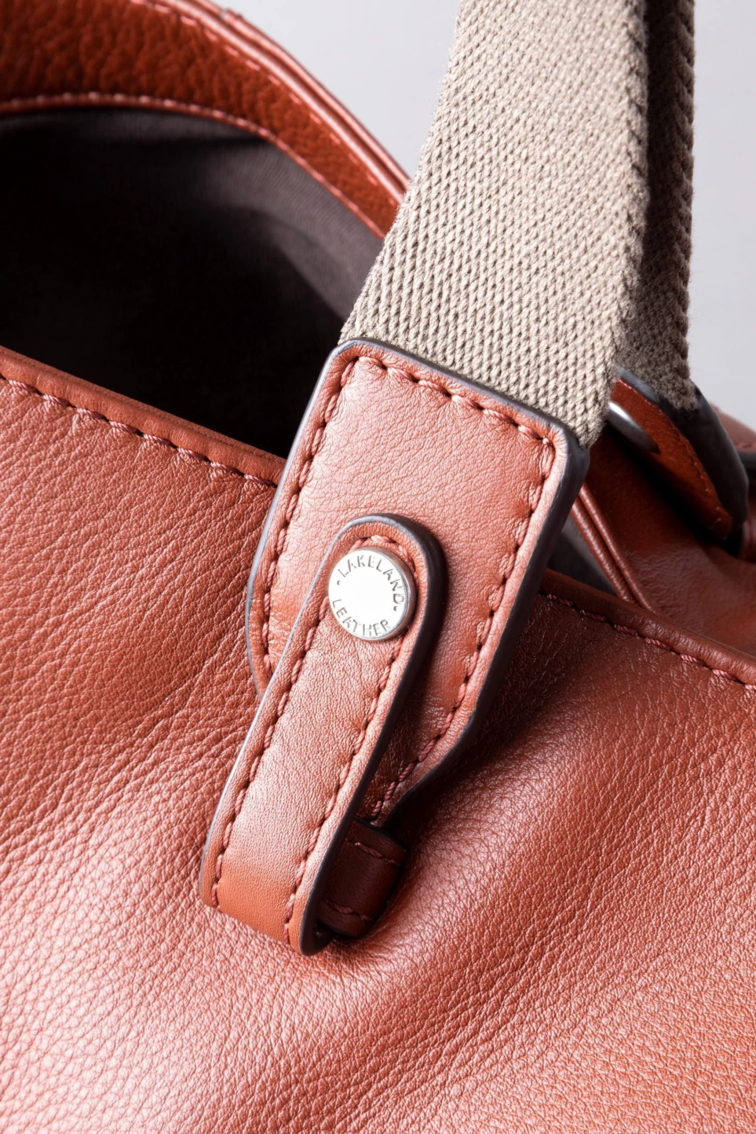 Lakeland Leather Fairfield Tote Handbag Tan Brown 6 Lakeland Leather Fairfield Tote Handbag Tan Brown - Image 4