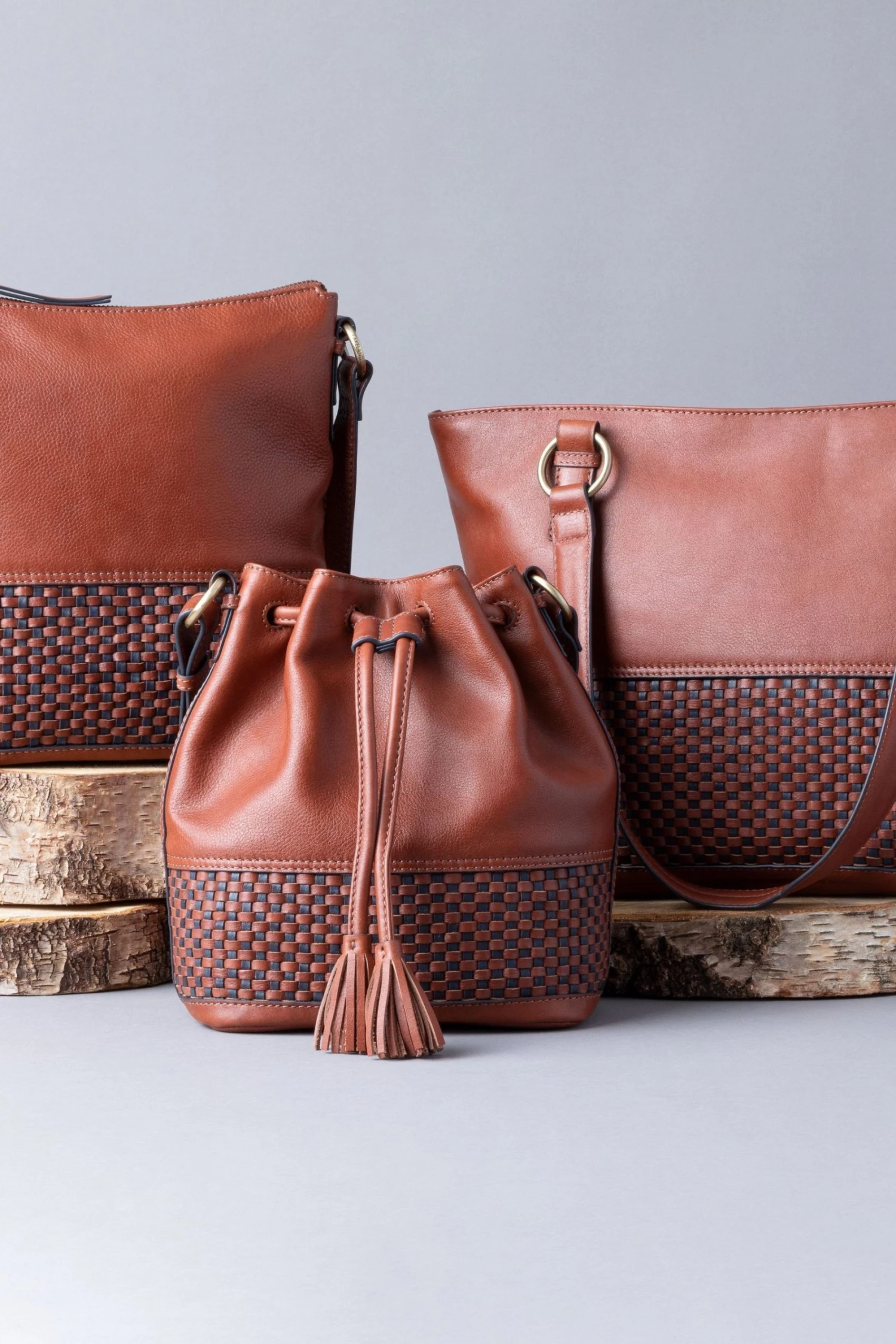 Lakeland Leather Waverton Leather Duffle Bag 4 Lakeland Leather Waverton Leather Duffle Bag - Image 2