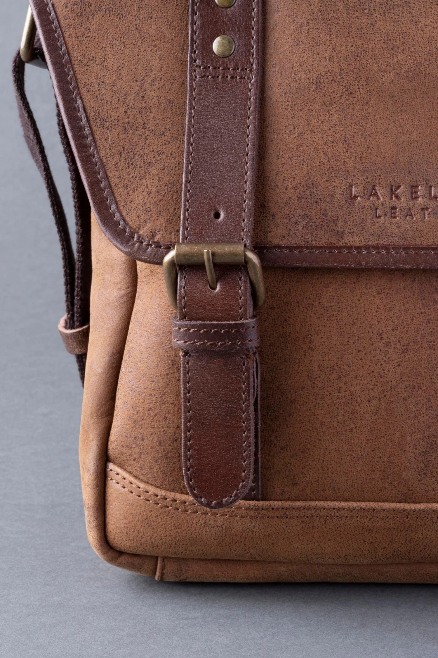 Lakeland Leather Brown Hawksdale Leather Reporter Bag 5 Lakeland Leather Brown Hawksdale Leather Reporter Bag - Image 3