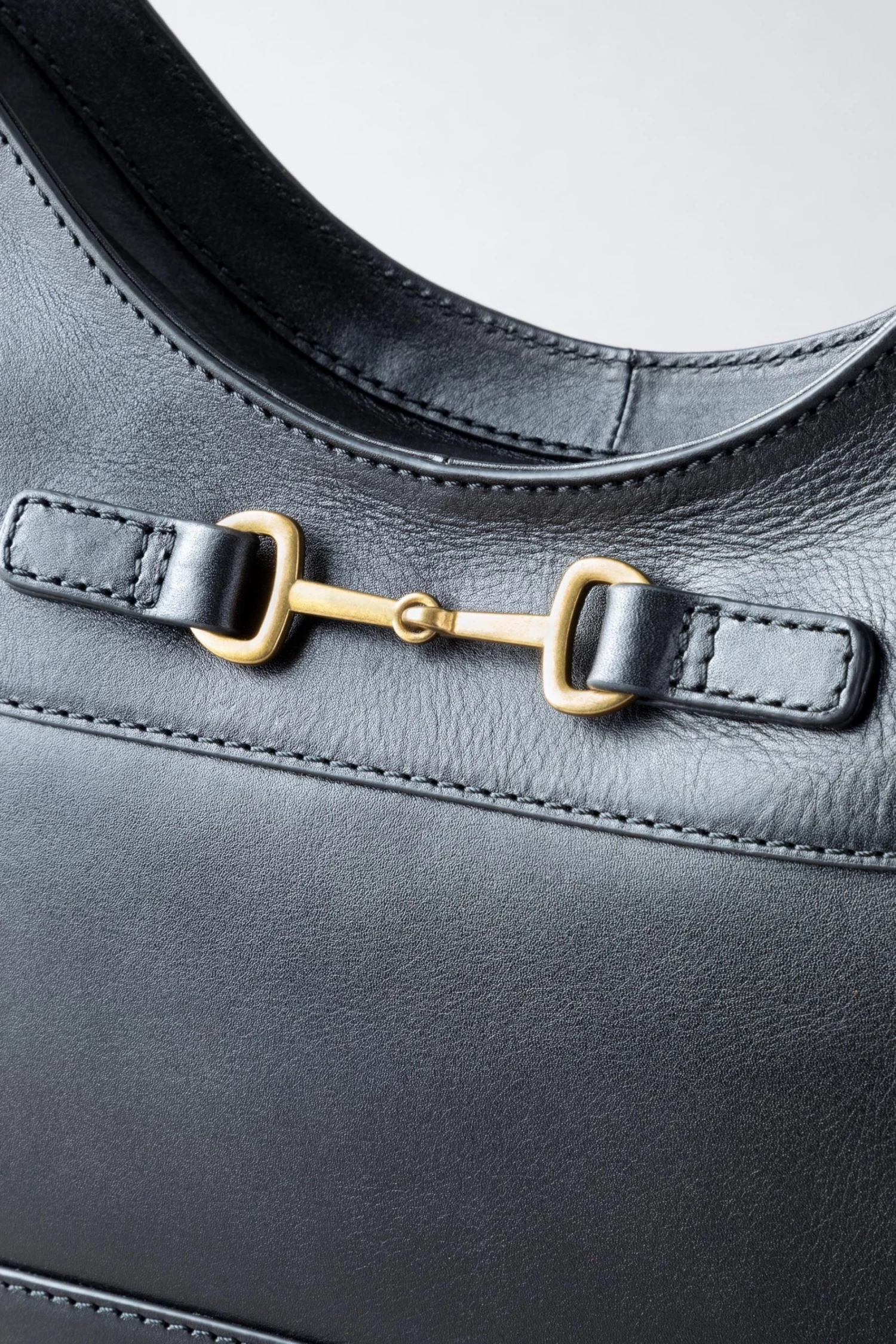 Lakeland Leather Heritage Leather Shoulder Bag Black 8 Lakeland Leather Heritage Leather Shoulder Bag Black - Image 6