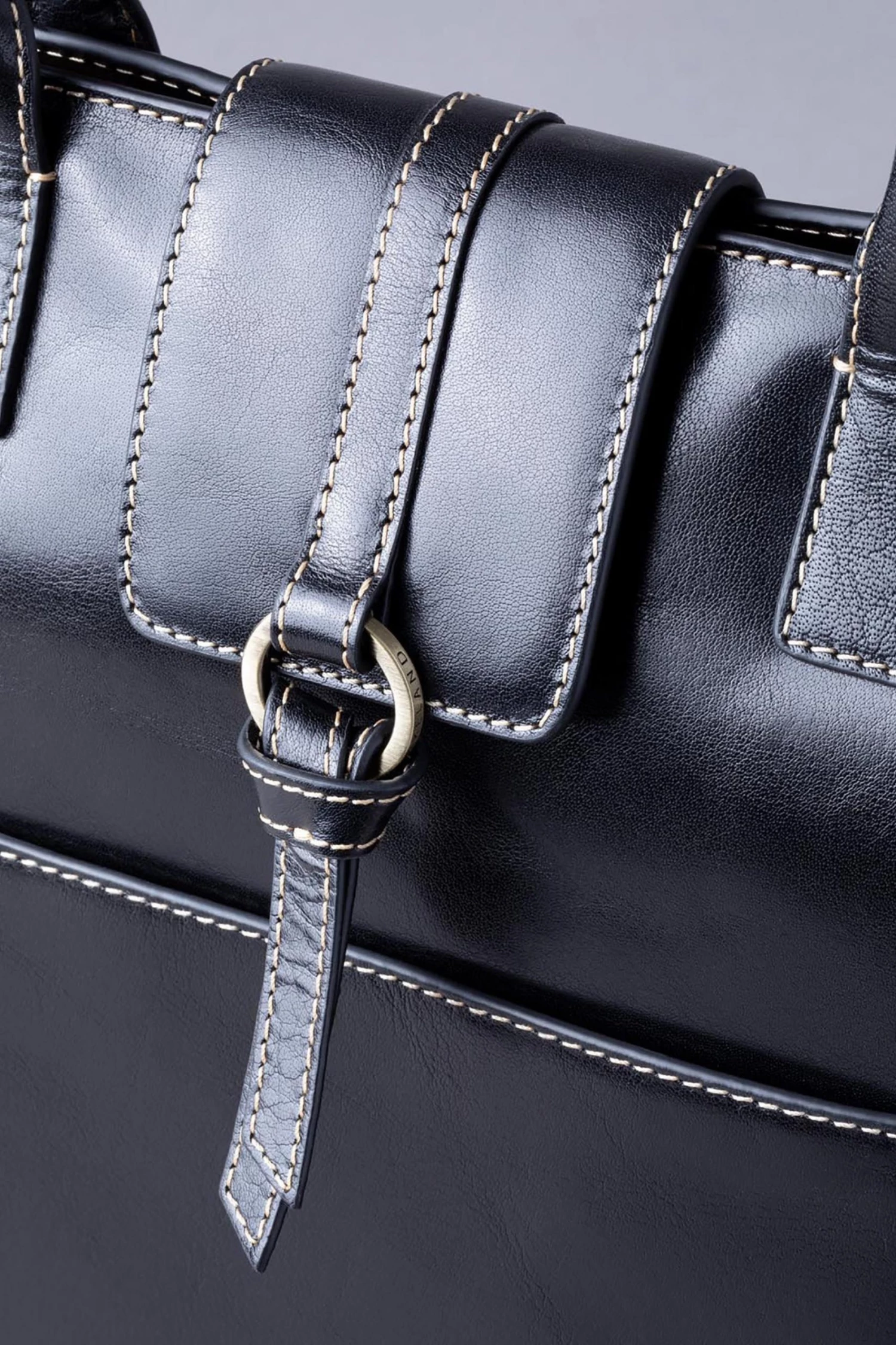 Lakeland Leather Birthwaite Leather Shopper Bag Black 5 Lakeland Leather Birthwaite Leather Shopper Bag Black - Image 3