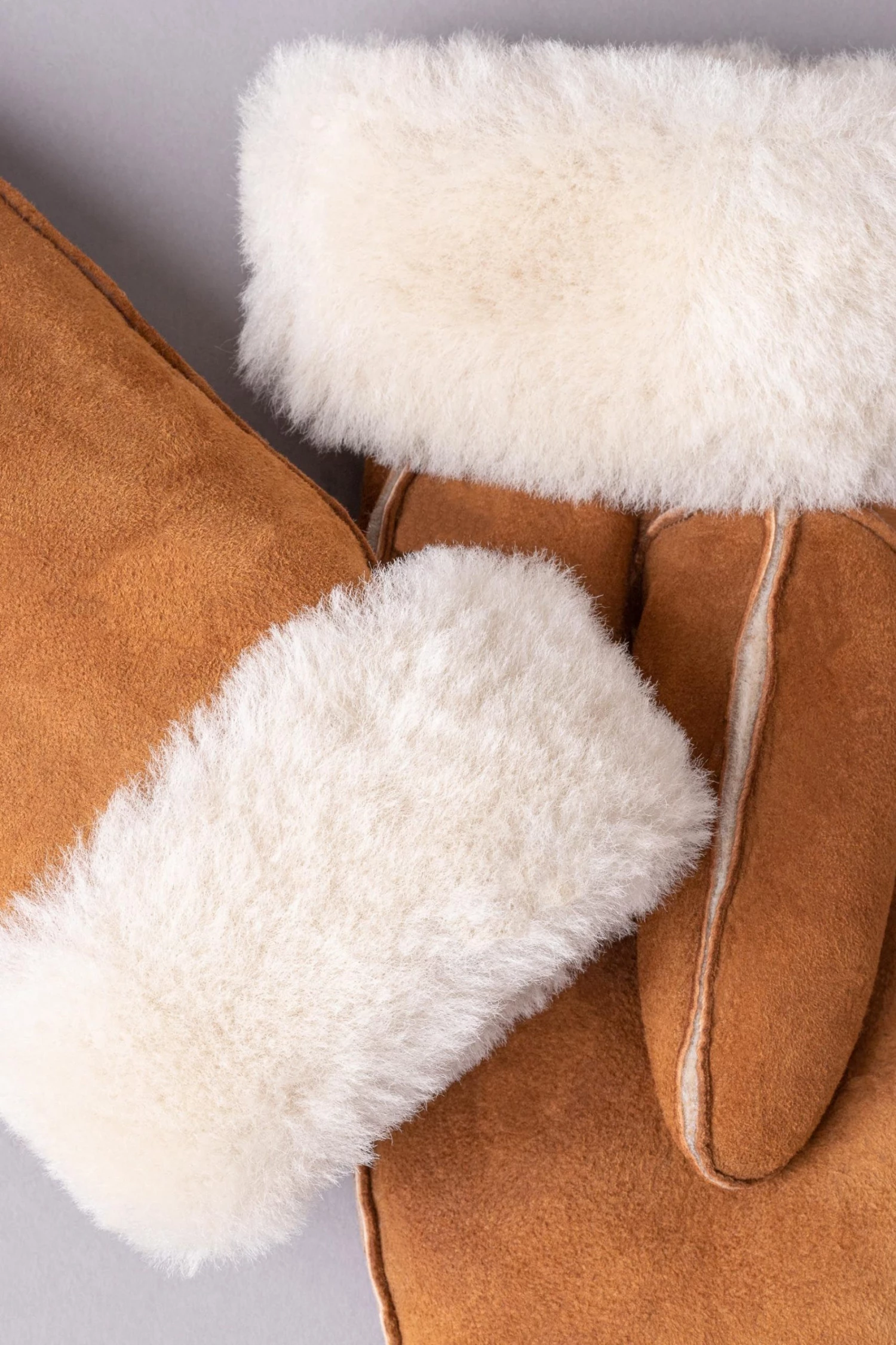 Lakeland Leather Ladies Classic Sheepskin Mittens Tan Brown 5 Lakeland Leather Ladies Classic Sheepskin Mittens Tan Brown - Image 3