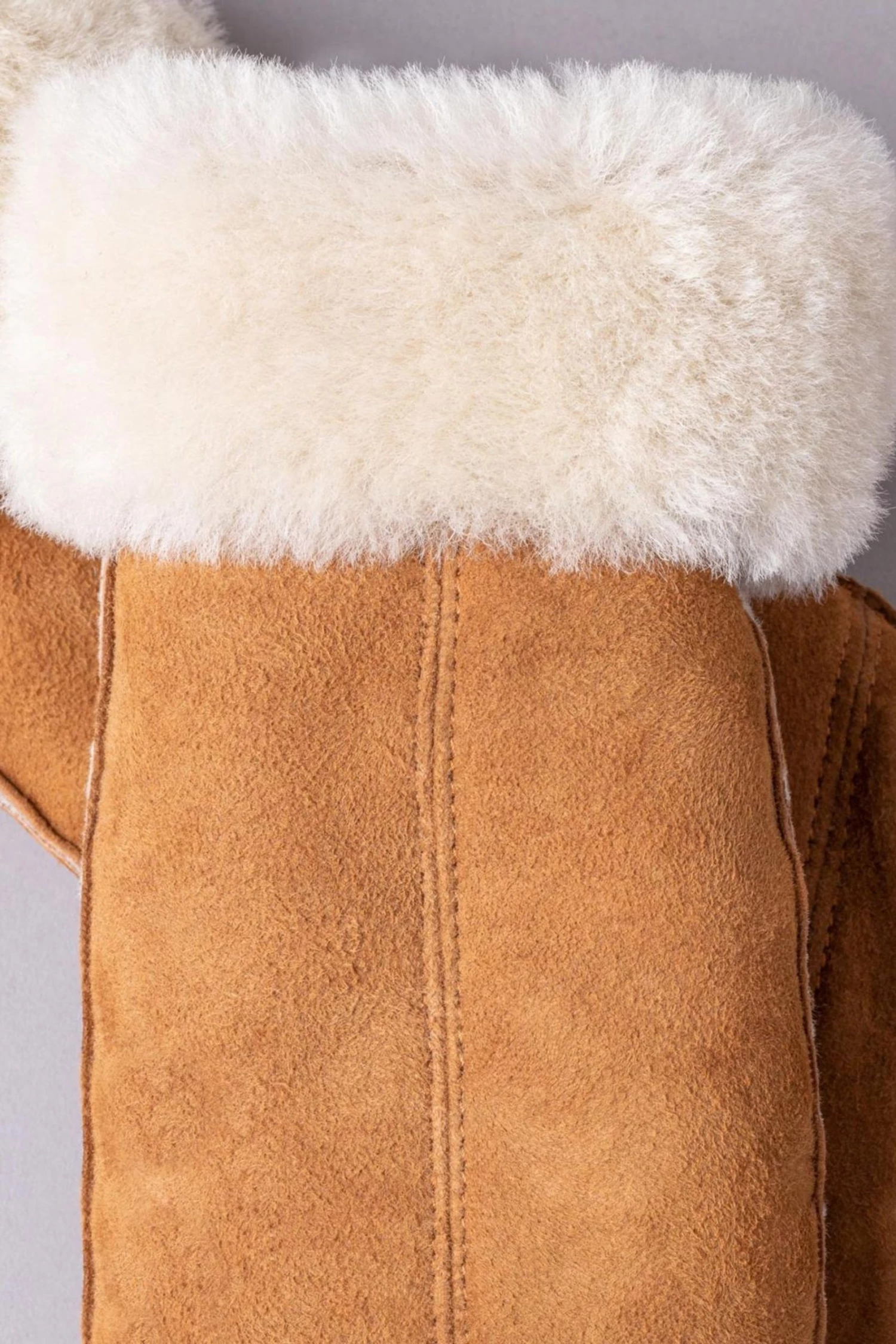 Lakeland Leather Ladies Classic Sheepskin Mittens Tan Brown 6 Lakeland Leather Ladies Classic Sheepskin Mittens Tan Brown - Image 4