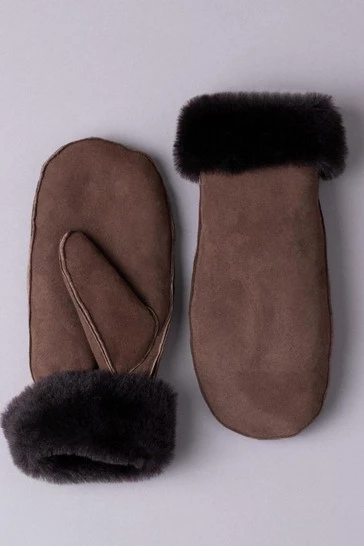 Lakeland Leather Ladies Classic Sheepskin Mittens Tan Brown 9 Lakeland Leather Ladies Classic Sheepskin Mittens Tan Brown - Image 7