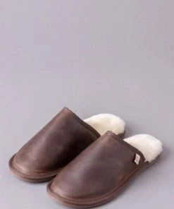 Lakeland Leather Mens Brown Leather Slider Slippers -Lakeland Leather Sales unnamed file 958