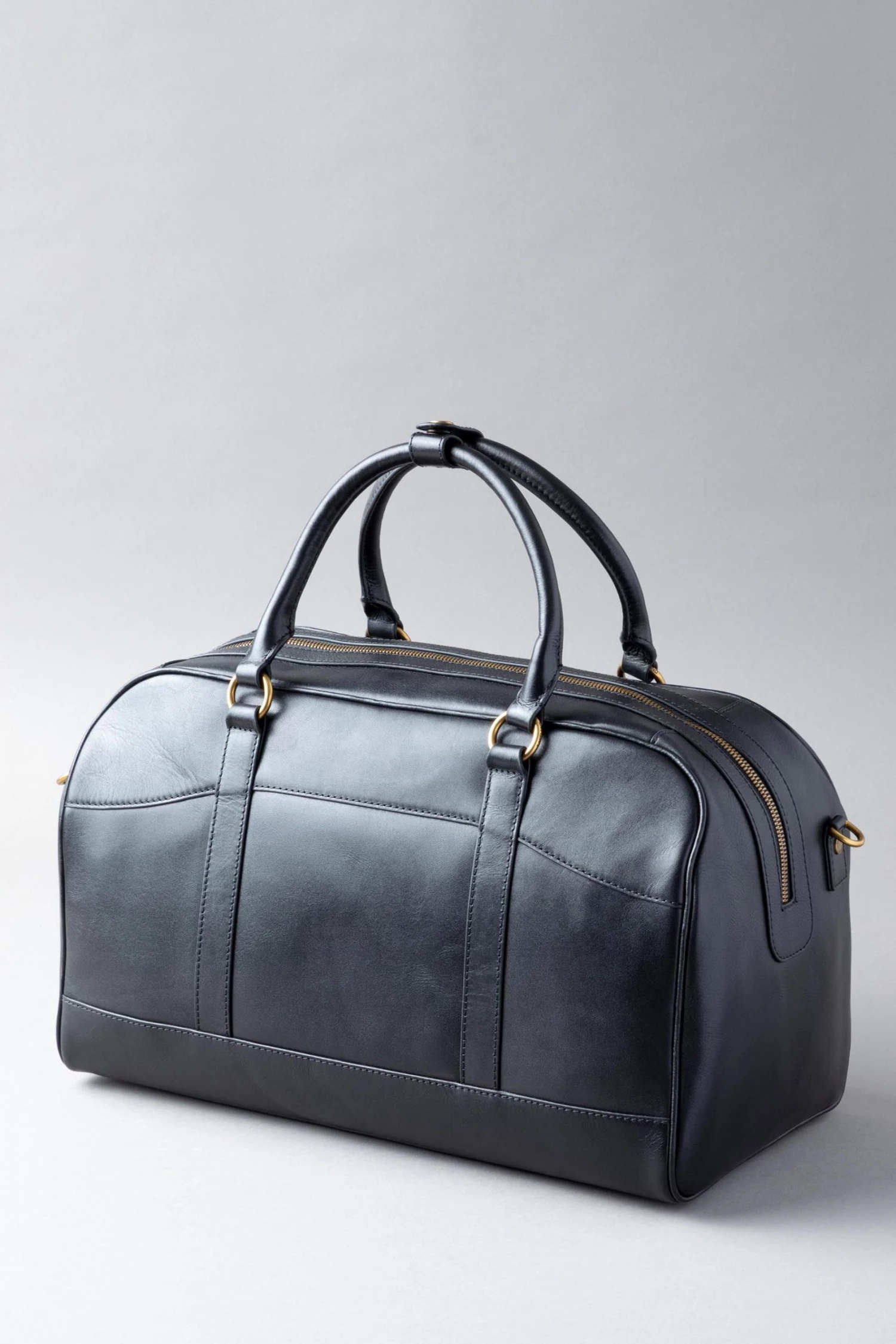 Lakeland Leather Heritage Leather Overnight Bag Black 4 Lakeland Leather Heritage Leather Overnight Bag Black - Image 2